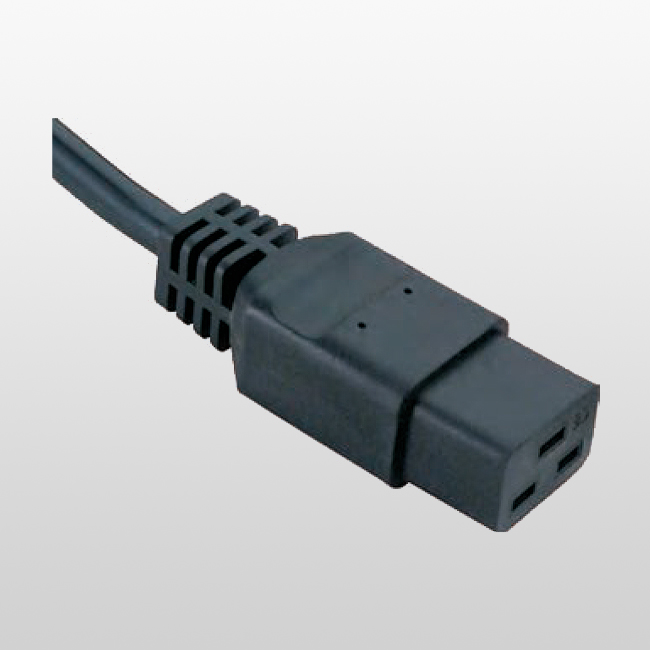 LA010E C19 Conector para equipos Clase I para condiciones de frío